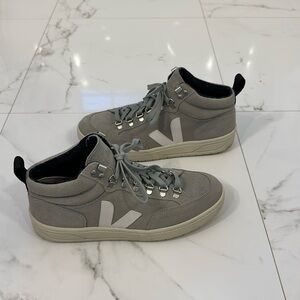 VEJA Women's Roraima Shoes Like New